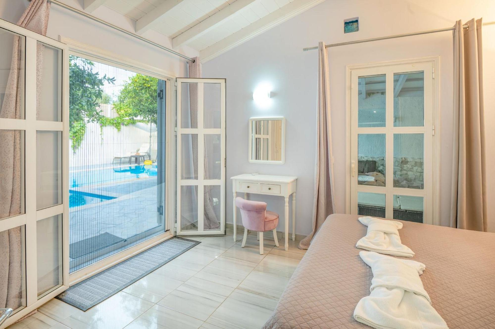 Luxury Just For 2 * Halikounas
